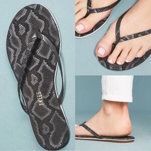 🆕 TKEES Anthropologie Women's Studio Exotic Flip Flops in Moon Serpent